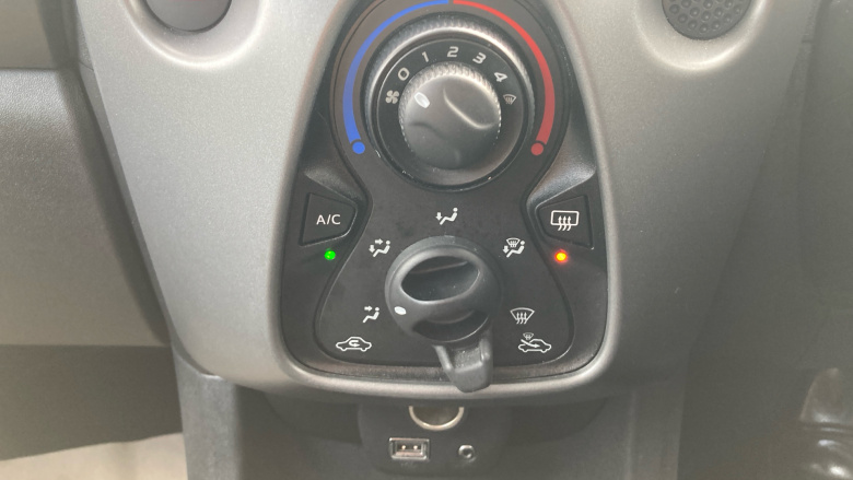 Toyota Aygo 1.0 VVT-i X-Play TSS 5dr x-shift Petrol Hatchback